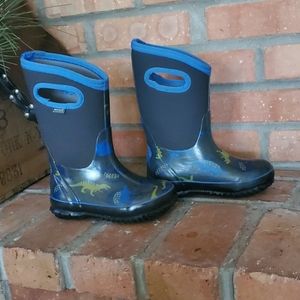 Kids dino Bogs snow boots